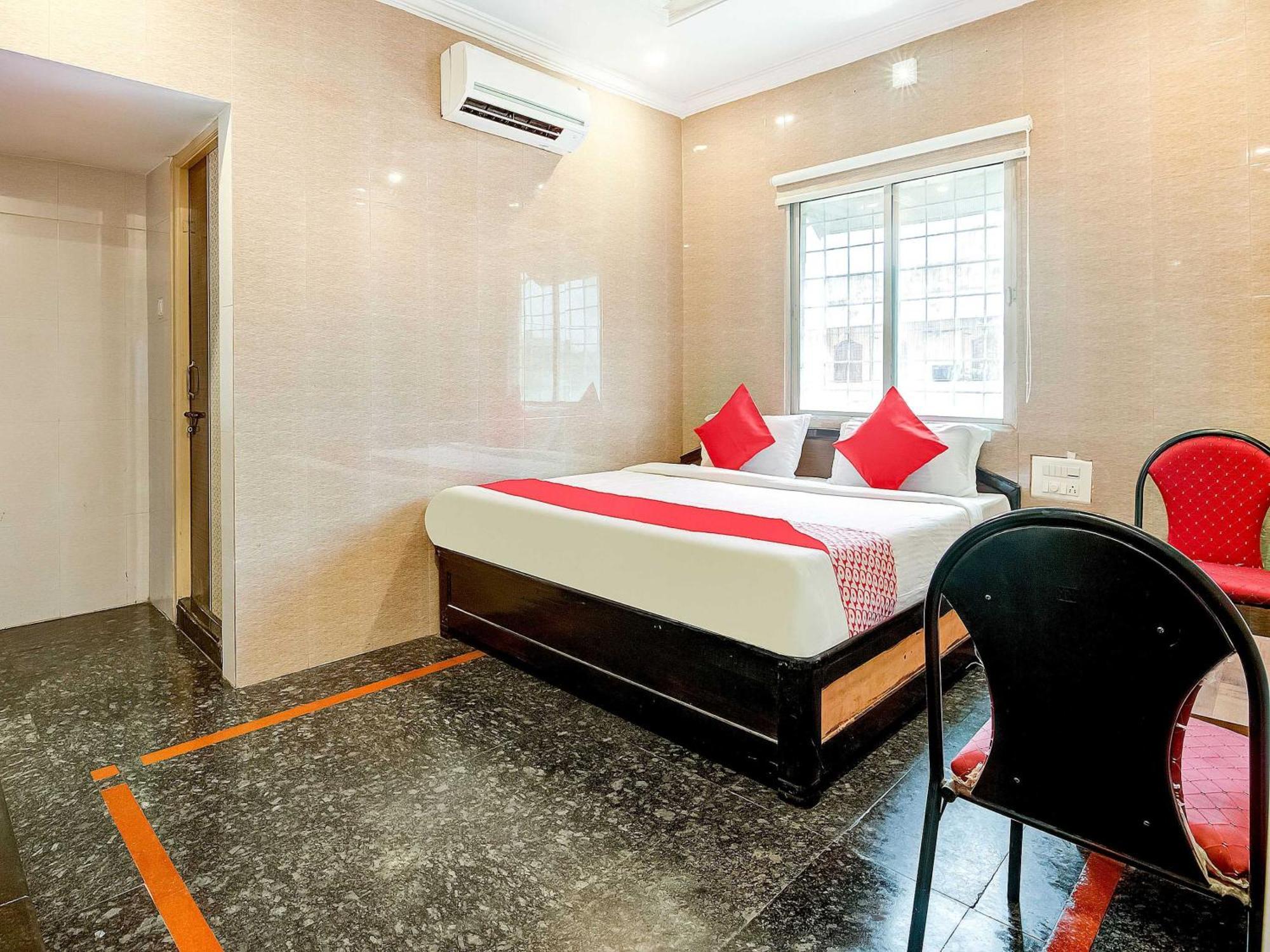 Hotel Tejasri Residency Виджаявада Экстерьер фото