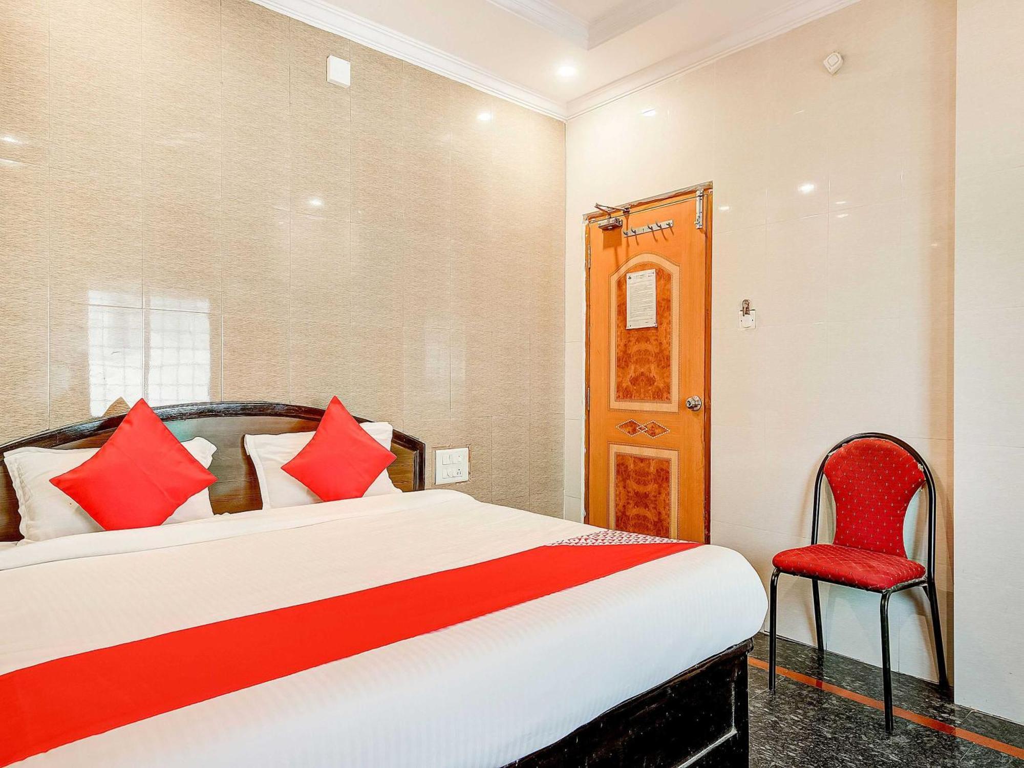 Hotel Tejasri Residency Виджаявада Экстерьер фото