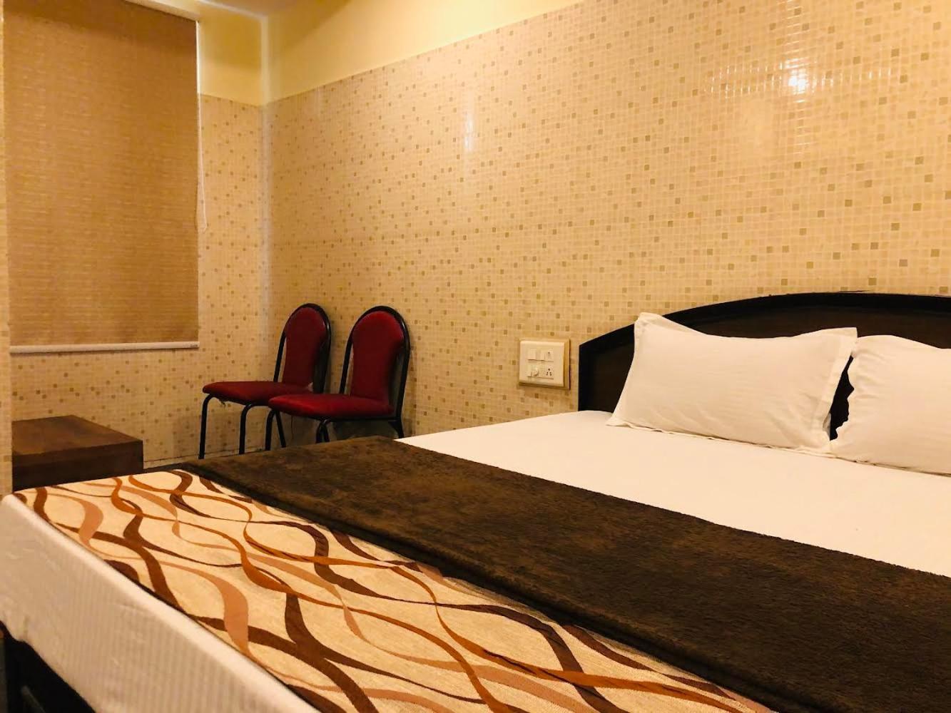 Hotel Tejasri Residency Виджаявада Экстерьер фото