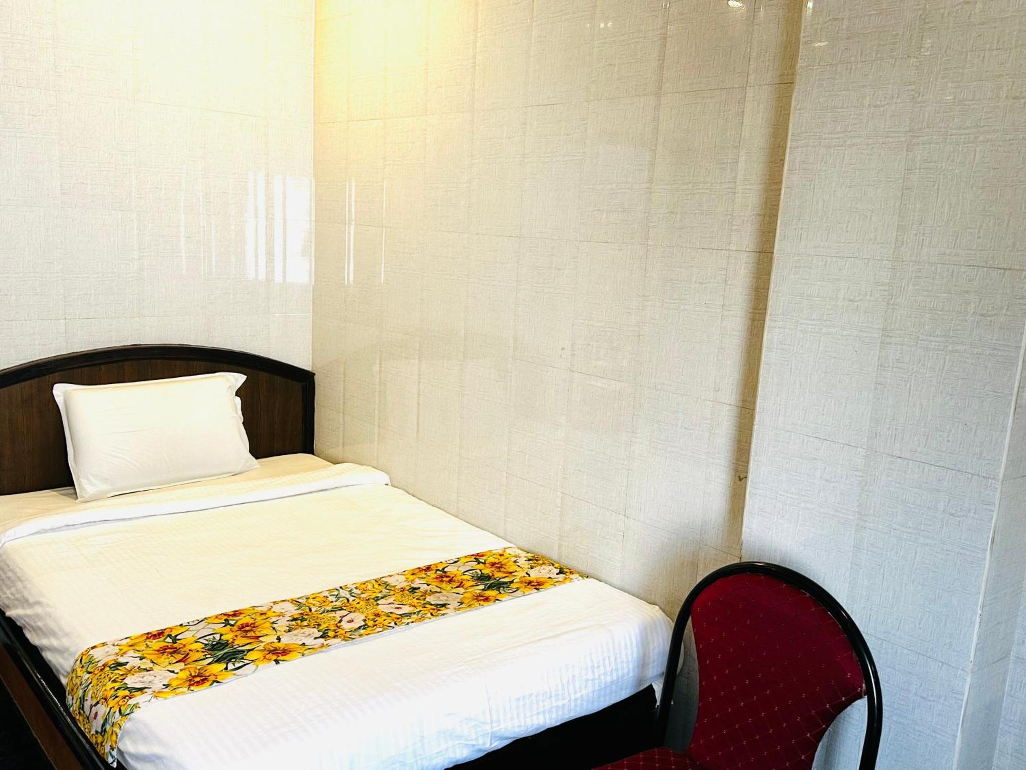 Hotel Tejasri Residency Виджаявада Экстерьер фото