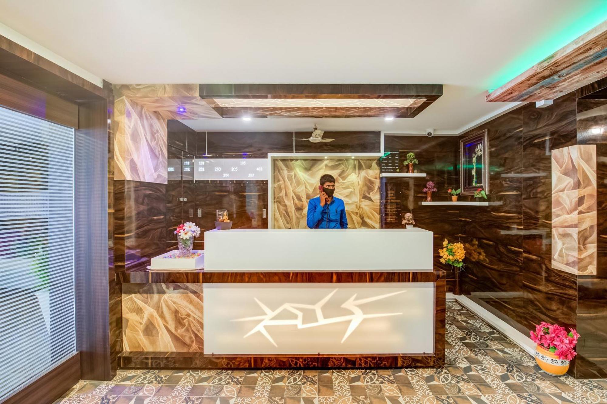 Hotel Tejasri Residency Виджаявада Экстерьер фото